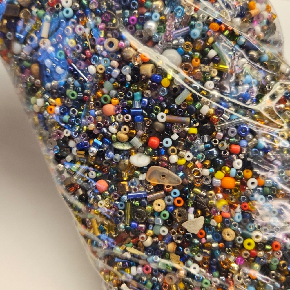 Mixed Glass Seed Beads - Multi-Color Assortment for Jewelry Making - Picture 4 of 5